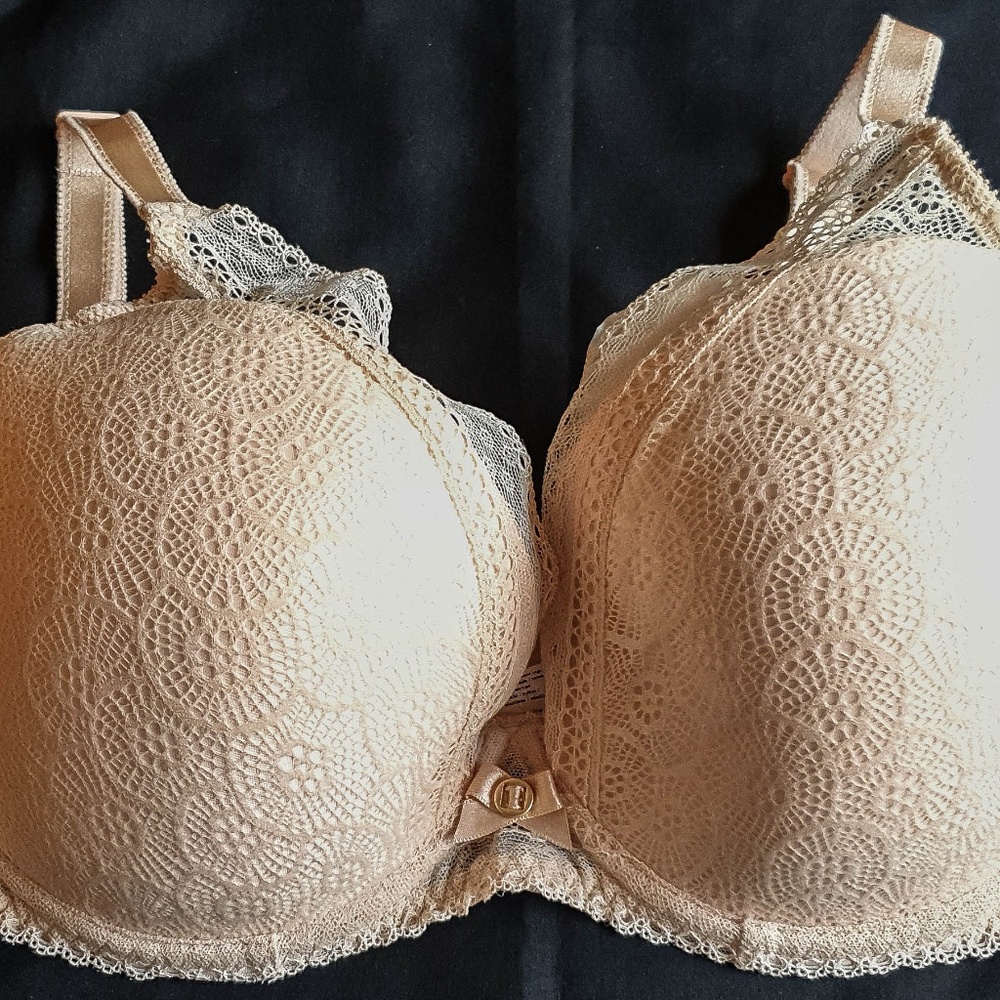 $84 CHANTELLE FESTIVITE PLUNGE T-SHIRT BRA 34DDDD